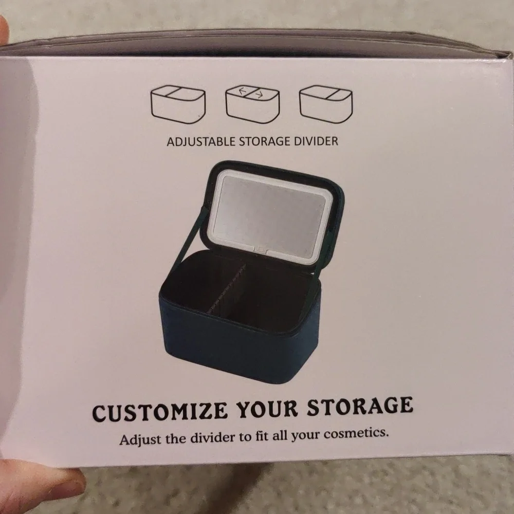 New!Lighted Makeup Case USB-C Charging, LED Mirror New In Box
